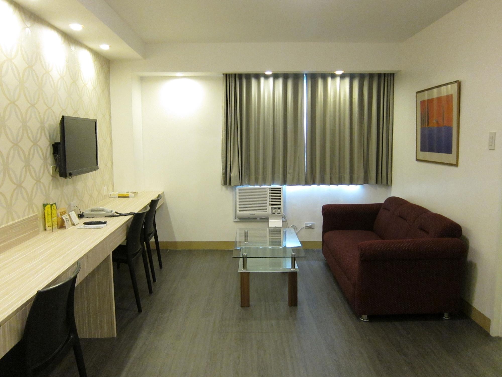 The Charter House Hotel Makati City Bagian luar foto