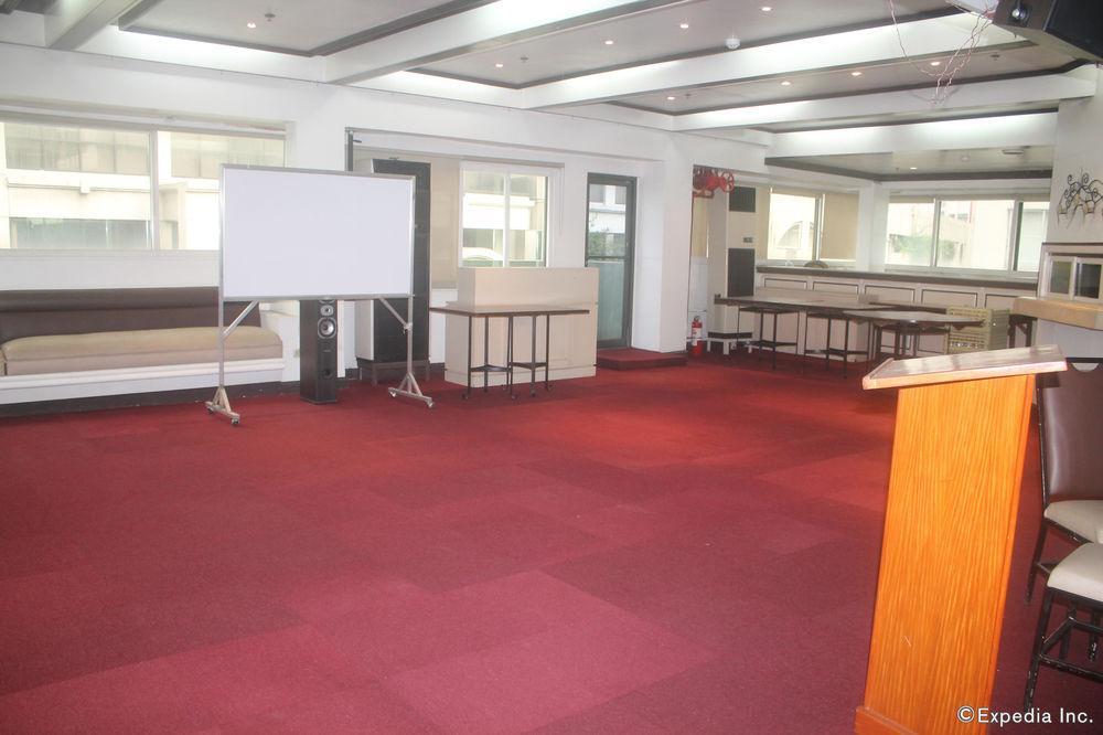 The Charter House Hotel Makati City Bagian luar foto