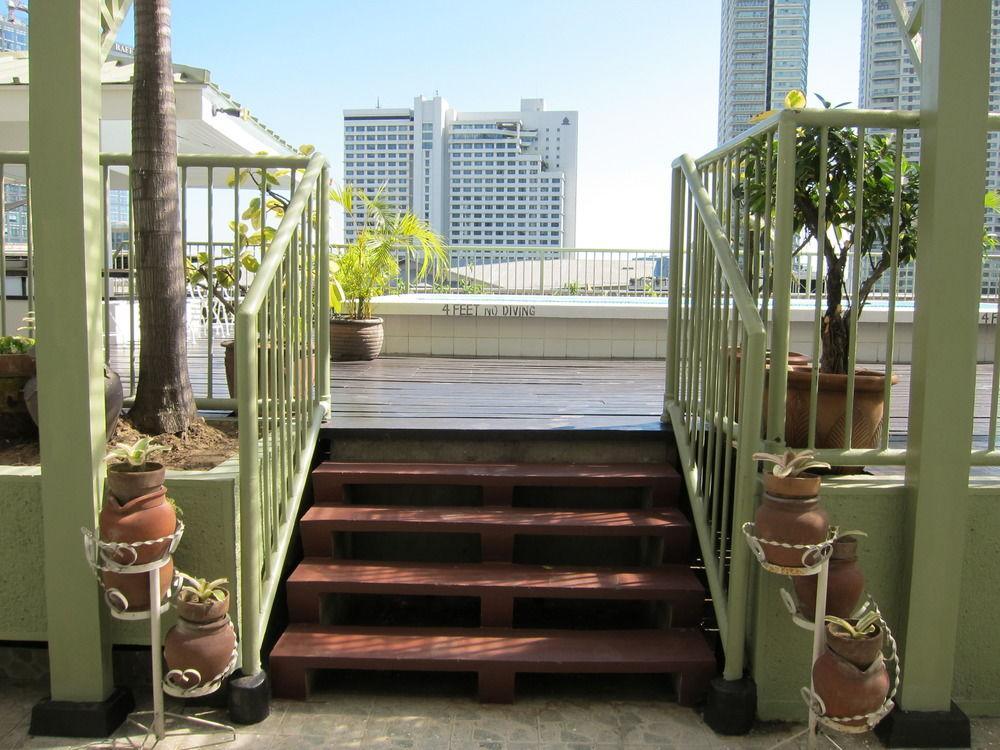 The Charter House Hotel Makati City Bagian luar foto